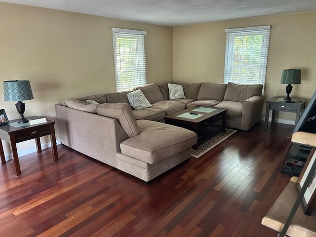 30 King Arthur Rd, Easton, MA 02356