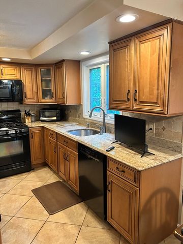 30 King Arthur Rd, Easton, MA 02356