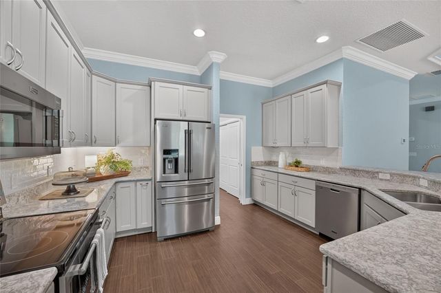 10216 JULIA ISLES AVENUE, Oxford, FL 34484