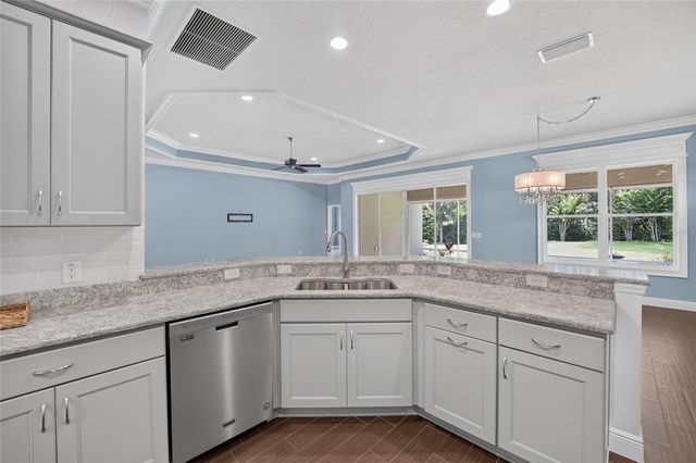 10216 JULIA ISLES AVENUE, Oxford, FL 34484