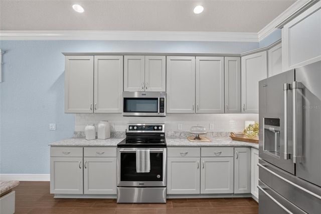 10216 JULIA ISLES AVENUE, Oxford, FL 34484