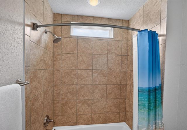 10216 JULIA ISLES AVENUE, Oxford, FL 34484