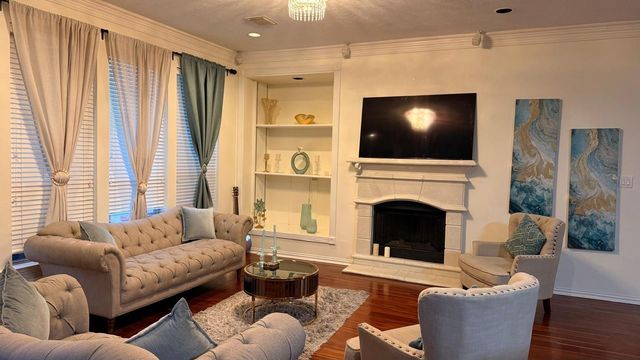 10147 Lazy Lagoon, Houston, TX 77065