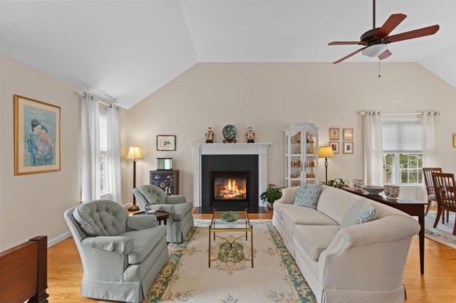 40 Mirasol Drive Drive, Buzzards Bay, MA 02532
