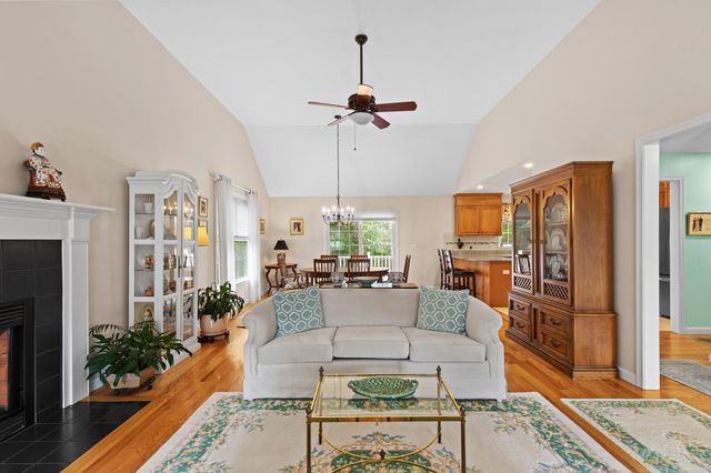 40 Mirasol Drive Drive, Buzzards Bay, MA 02532