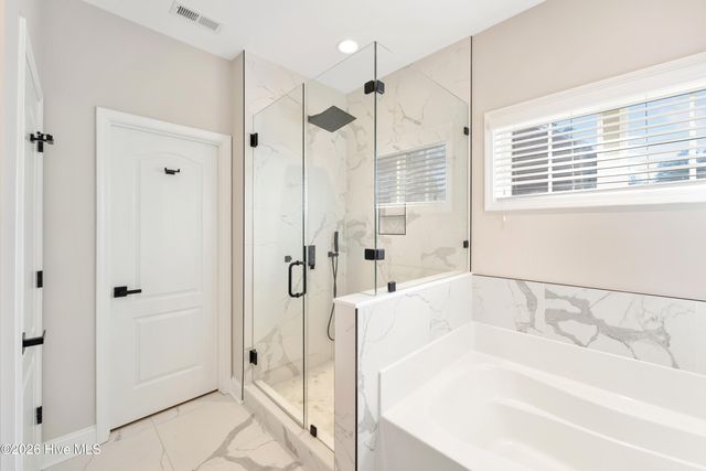 37 Twisted Oak Court, Hampstead, NC 28443