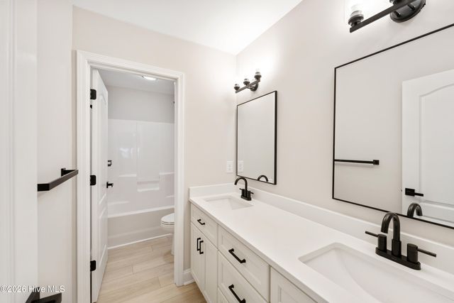 37 Twisted Oak Court, Hampstead, NC 28443