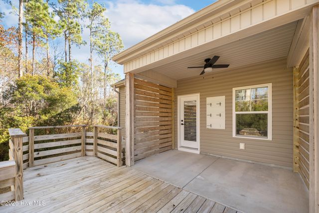 37 Twisted Oak Court, Hampstead, NC 28443