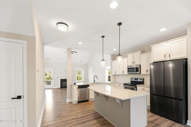 37 Twisted Oak Court, Hampstead, NC 28443