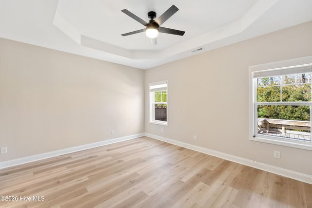 37 Twisted Oak Court, Hampstead, NC 28443