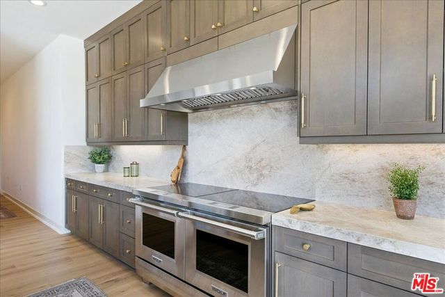 22810 Seaqua Circle, Chatsworth, CA 91311