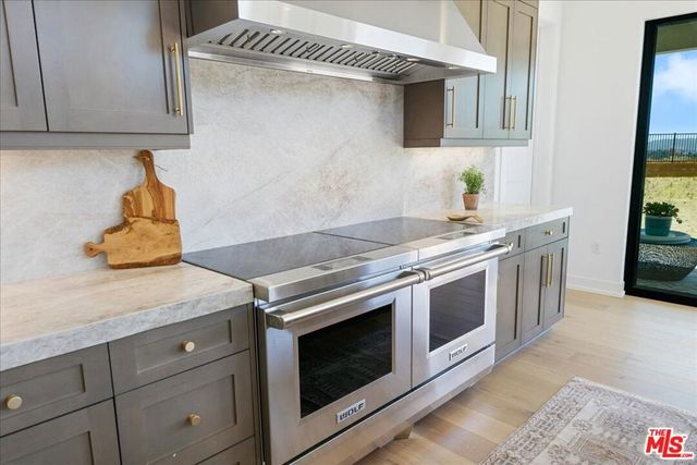 22810 Seaqua Circle, Chatsworth, CA 91311