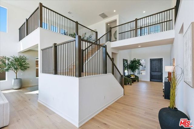 22810 Seaqua Circle, Chatsworth, CA 91311