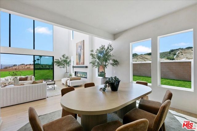 22810 Seaqua Circle, Chatsworth, CA 91311