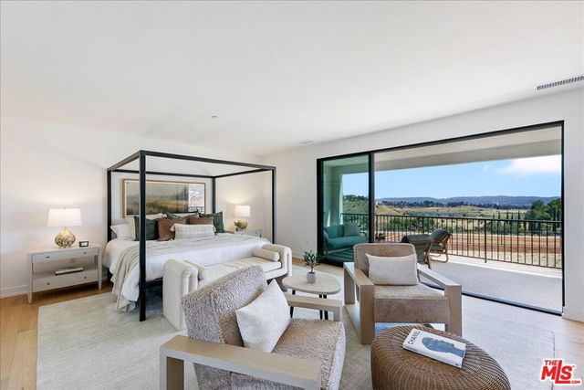22810 Seaqua Circle, Chatsworth, CA 91311