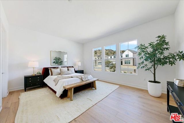 22810 Seaqua Circle, Chatsworth, CA 91311