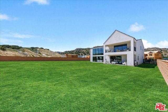 22810 Seaqua Circle, Chatsworth, CA 91311