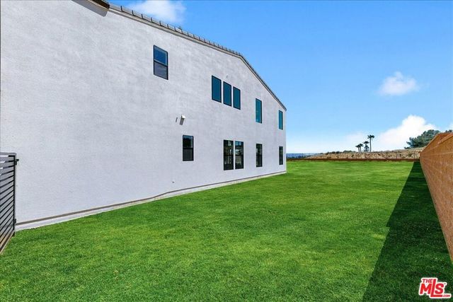 22810 Seaqua Circle, Chatsworth, CA 91311