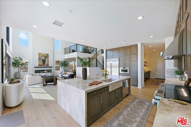 22810 Seaqua Circle, Chatsworth, CA 91311