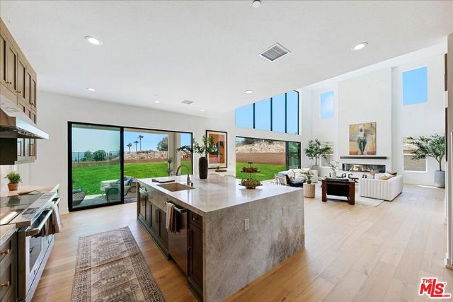 22810 Seaqua Circle, Chatsworth, CA 91311