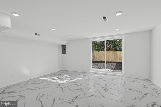1607 CHESAPEAKE PL, Philadelphia, PA 19122
