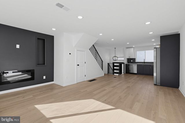 1607 CHESAPEAKE PL, Philadelphia, PA 19122