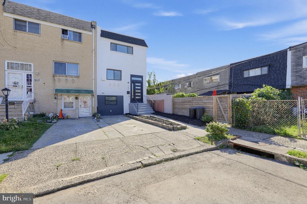 1607 CHESAPEAKE PL, Philadelphia, PA 19122