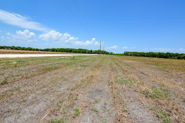 9101 County Road 101A, Grandview, TX 76050