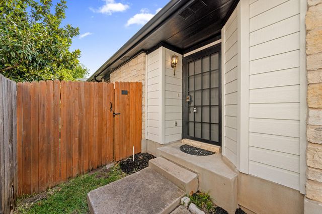 15119 Sarahs Creek DR, Pflugerville, TX 78660