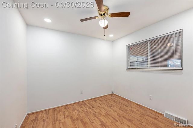 33807 Swan Drive, Sterling Heights, MI 48312