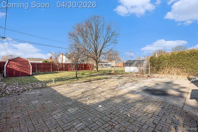 33807 Swan Drive, Sterling Heights, MI 48312