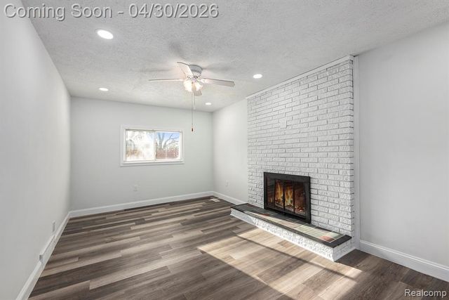 33807 Swan Drive, Sterling Heights, MI 48312