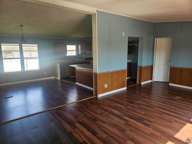 302 Waverly Lane, Byron, GA 31008