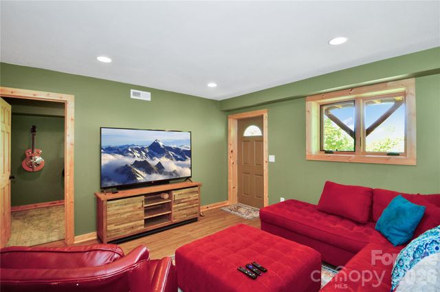 6365 Julius Drive, Newland, NC 28657