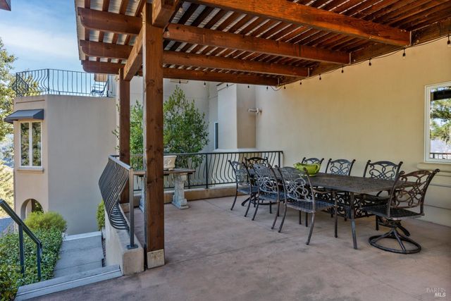 800-850 Boonville Rd, Ukiah, CA 95482