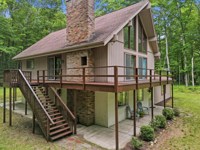 9352 W Circle Drive, Morton Twp, MI 49346