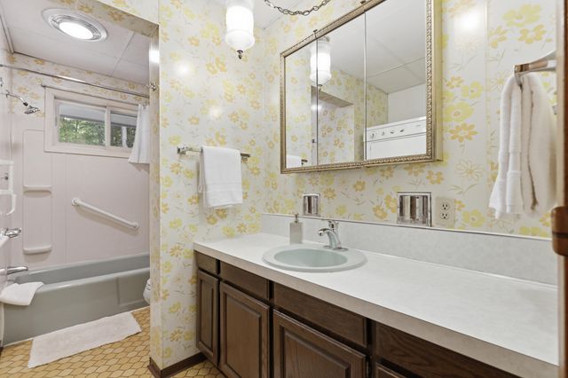 9352 W Circle Drive, Morton Twp, MI 49346