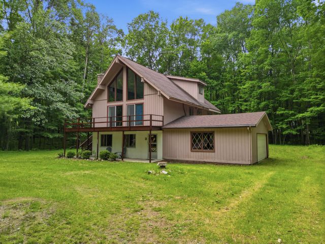 9352 W Circle Drive, Morton Twp, MI 49346