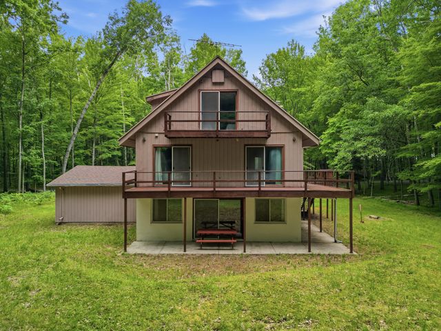 9352 W Circle Drive, Morton Twp, MI 49346