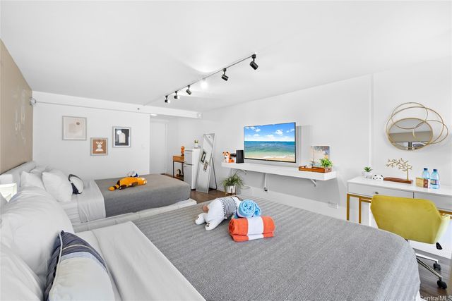 445 Seaside Avenue 1109, Honolulu, HI 96815