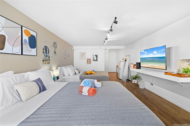 445 Seaside Avenue 1109, Honolulu, HI 96815