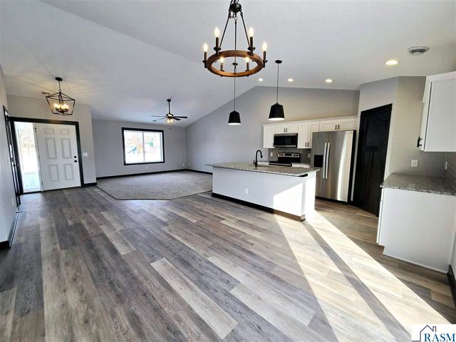 1132 Cullen Street, St. Peter, MN 56082