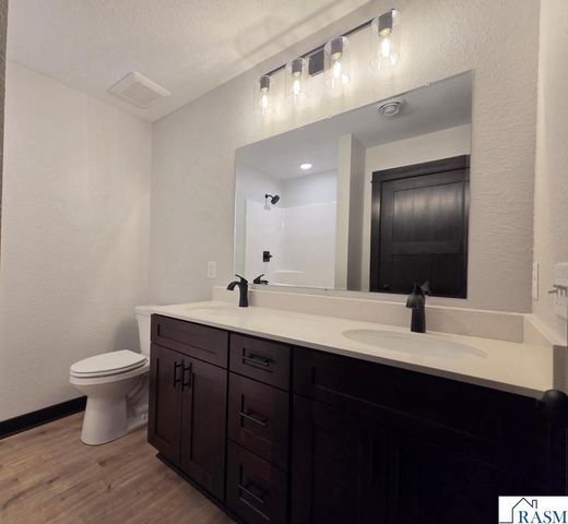 1132 Cullen Street, St. Peter, MN 56082