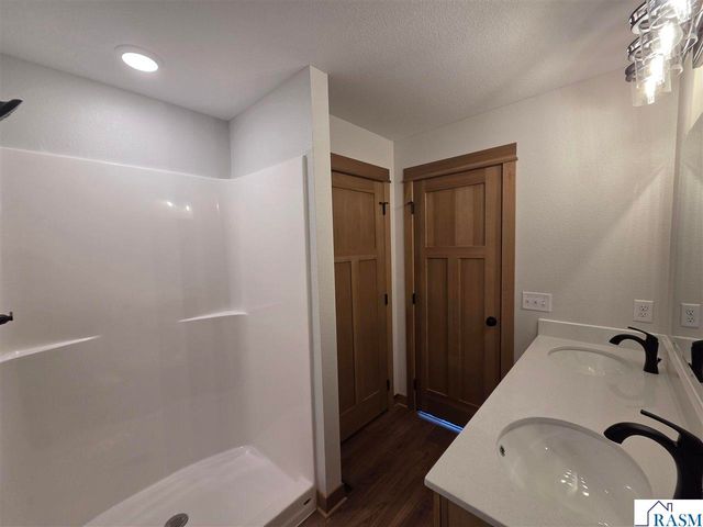 1132 Cullen Street, St. Peter, MN 56082
