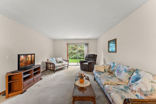 696 Monn Avenue, Vadnais Heights, MN 55127