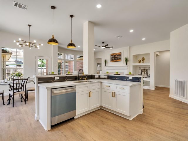 3319 Almond Creek Drive, Houston, TX 77059