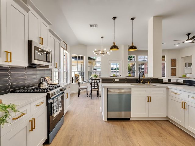 3319 Almond Creek Drive, Houston, TX 77059