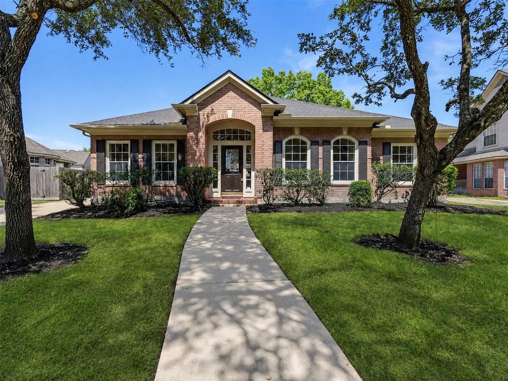3319 Almond Creek Drive, Houston, TX 77059