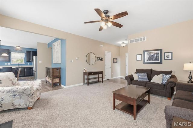 106 Kelcross Drive, Wentzville, MO 63385