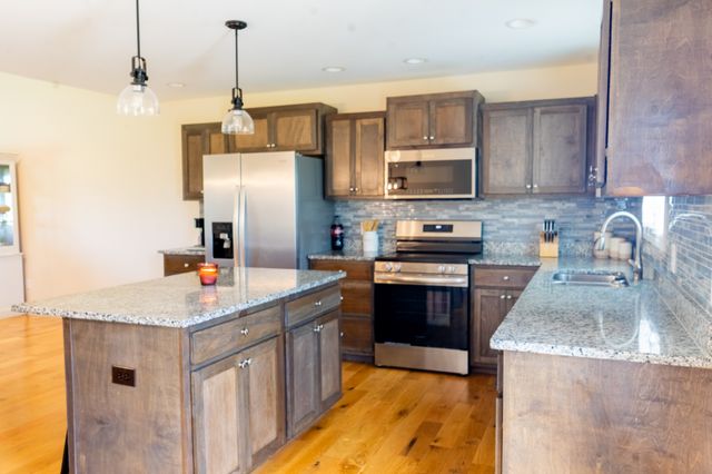 3 Browning Dr, Fayetteville, TN 37334